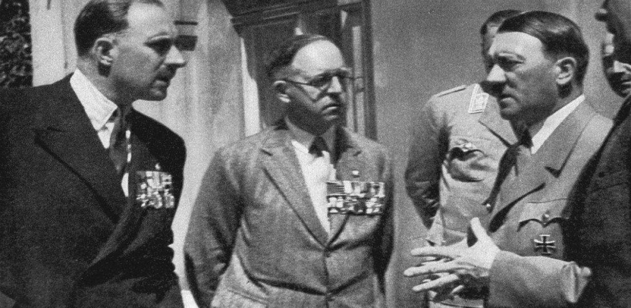1935-ben tömegek ünnepelték a békét szorgalmazó Brit Légiót Németországban
